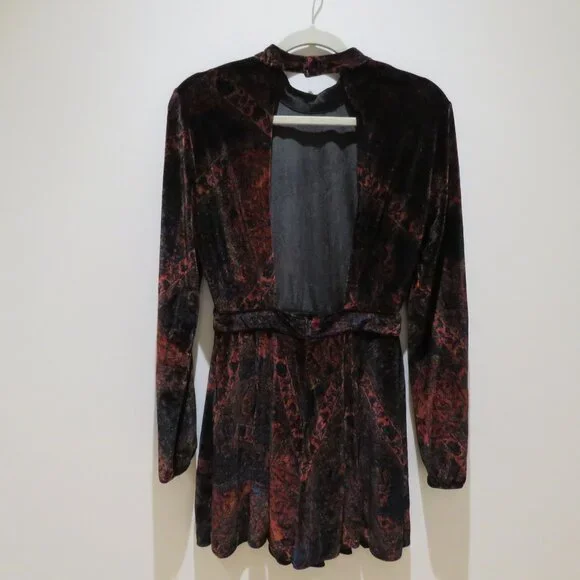 FREE PEOPLE Onyx Red Velvet Cut Out Romper Goth Whimsigoth Morticia Friends Sz 4 - Picture 10 of 13